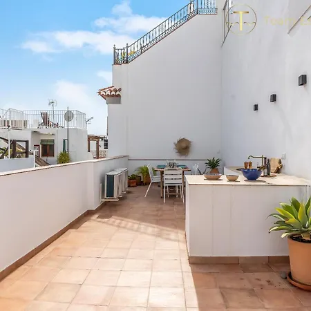 Townhouse In The Old Historic Town With Spacious Terrace And Its Own Cave Holiday home *
