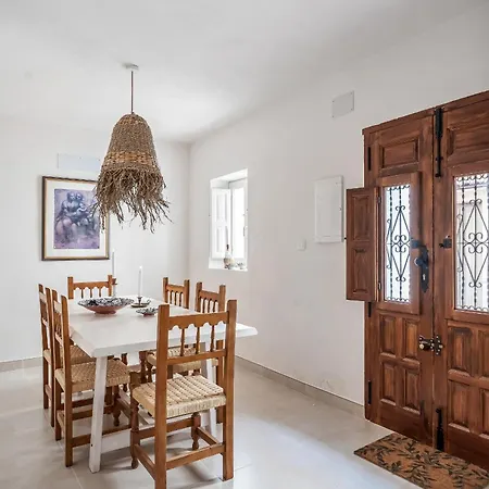 Townhouse In The Old Historic Town With Spacious Terrace And Its Own Cave Holiday home