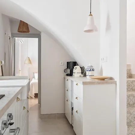Townhouse In The Old Historic Town With Spacious Terrace And Its Own Cave Almunecar
