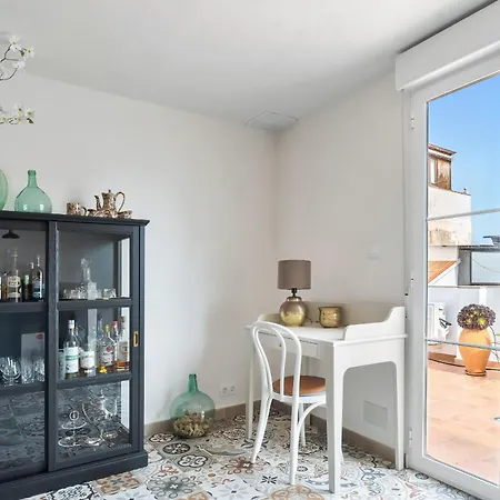 Townhouse In The Old Historic Town With Spacious Terrace And Its Own Cave Holiday home *