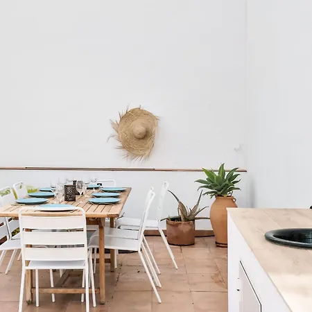 Townhouse In The Old Historic Town With Spacious Terrace And Its Own Cave *