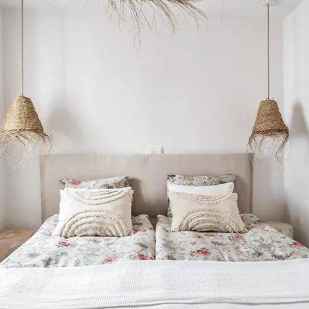 Townhouse In The Old Historic Town With Spacious Terrace And Its Own Cave