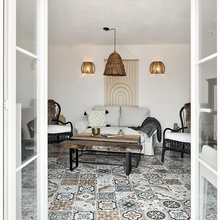 Townhouse In The Old Historic Town With Spacious Terrace And Its Own Cave Holiday home
